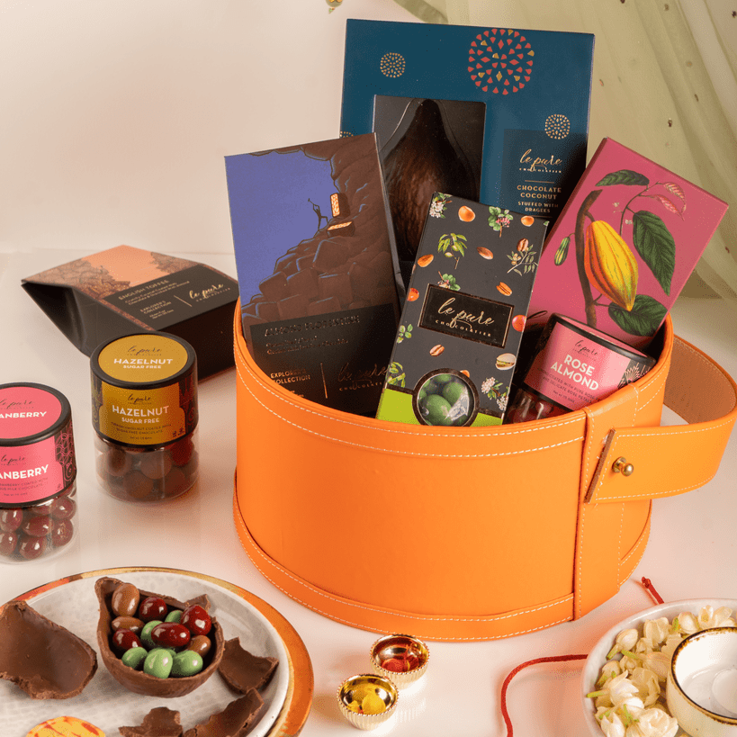Buy Raksha Bandhan Hamper Online | Gifting Chocolate Hamper | Le Pure